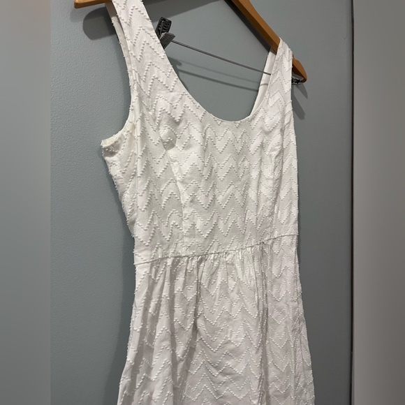 Vineyard Vines 🌸 White Chevron Jacquard Dress • size 4 - Picture 13 of 13